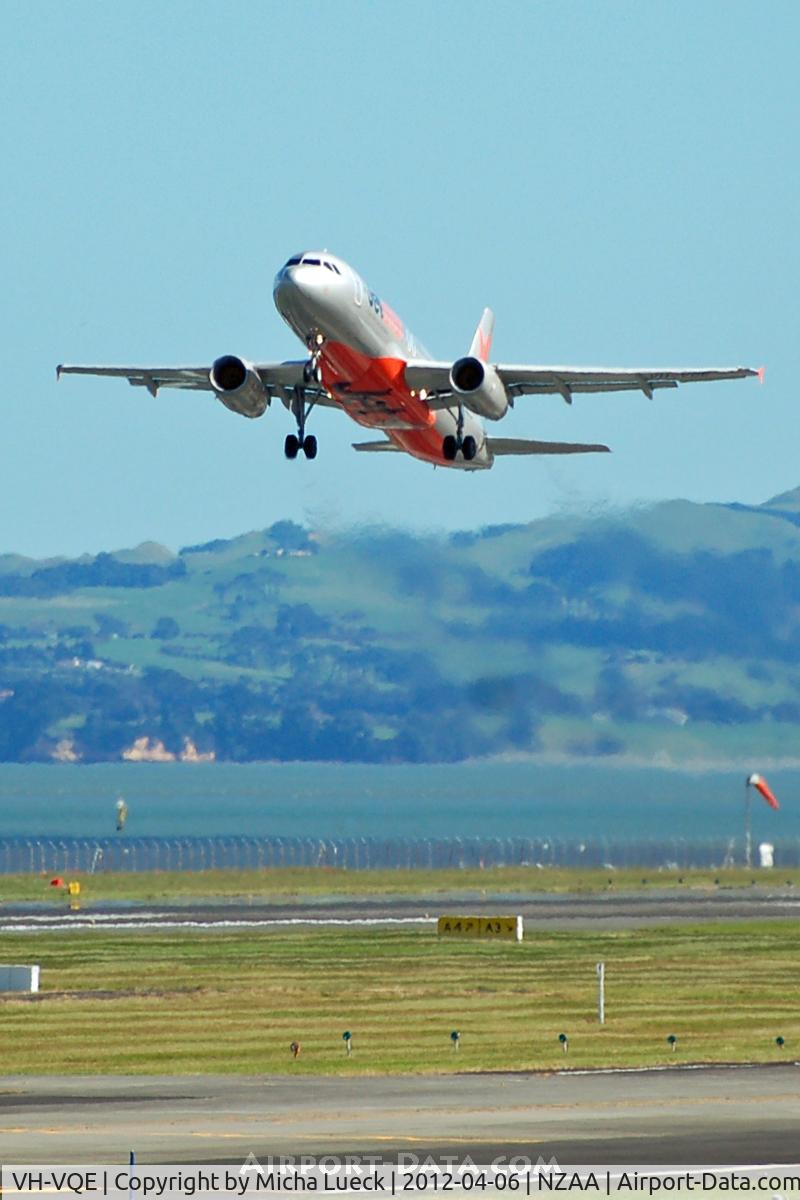 VH-VQE, 2008 Airbus A320-232 C/N 3495, At Auckland