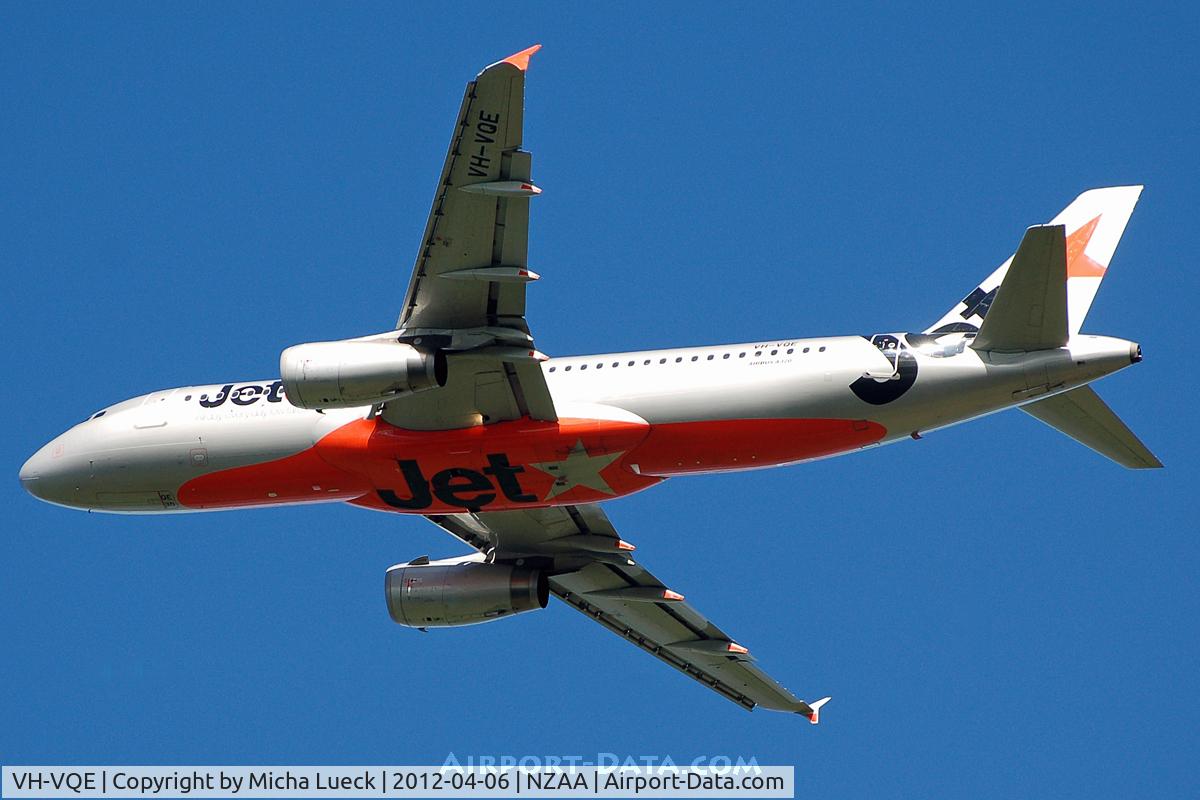 VH-VQE, 2008 Airbus A320-232 C/N 3495, At Auckland