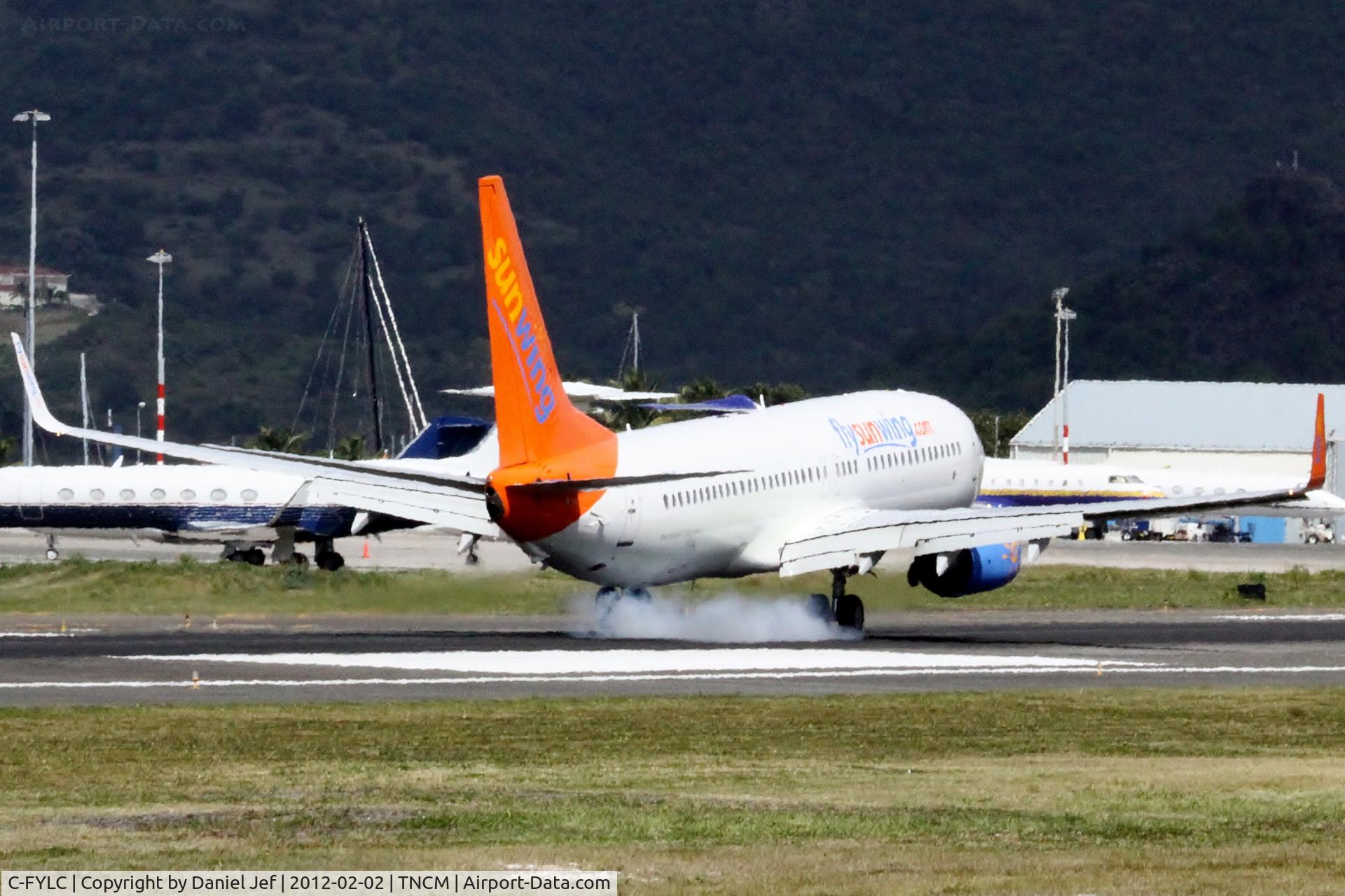 C-FYLC, 2006 Boeing 737-8BK C/N 33029, C-FYLC
