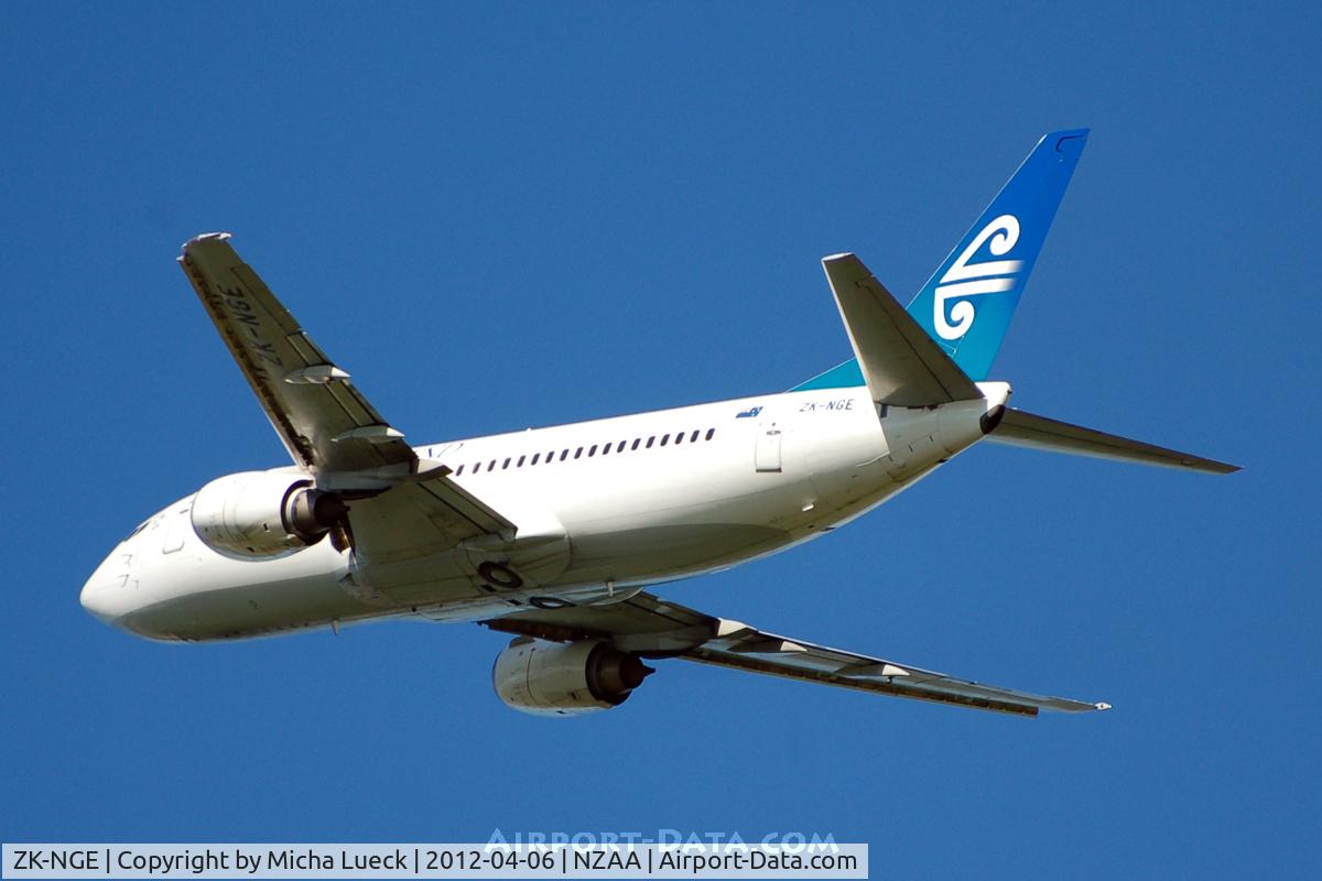 ZK-NGE, 1998 Boeing 737-3U3 C/N 28733, At Auckland