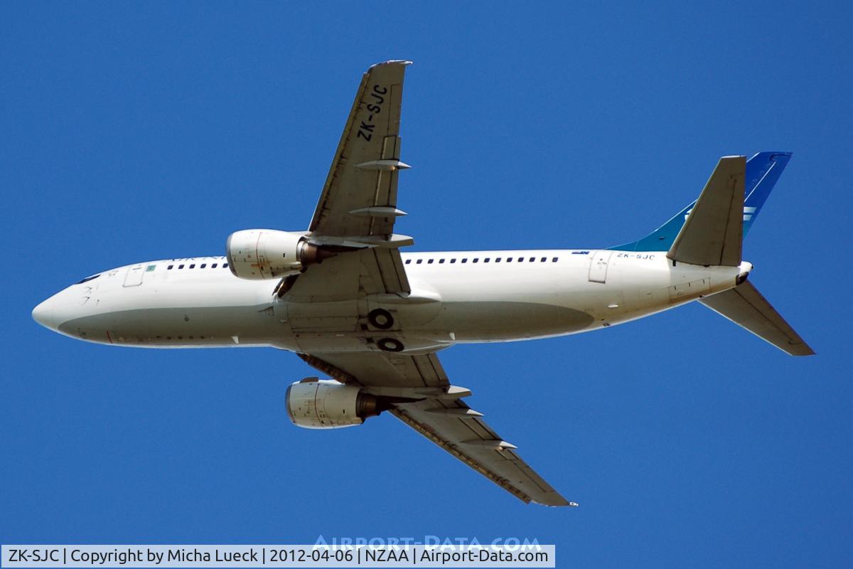 ZK-SJC, 1998 Boeing 737-3U3 C/N 28738, At Auckland