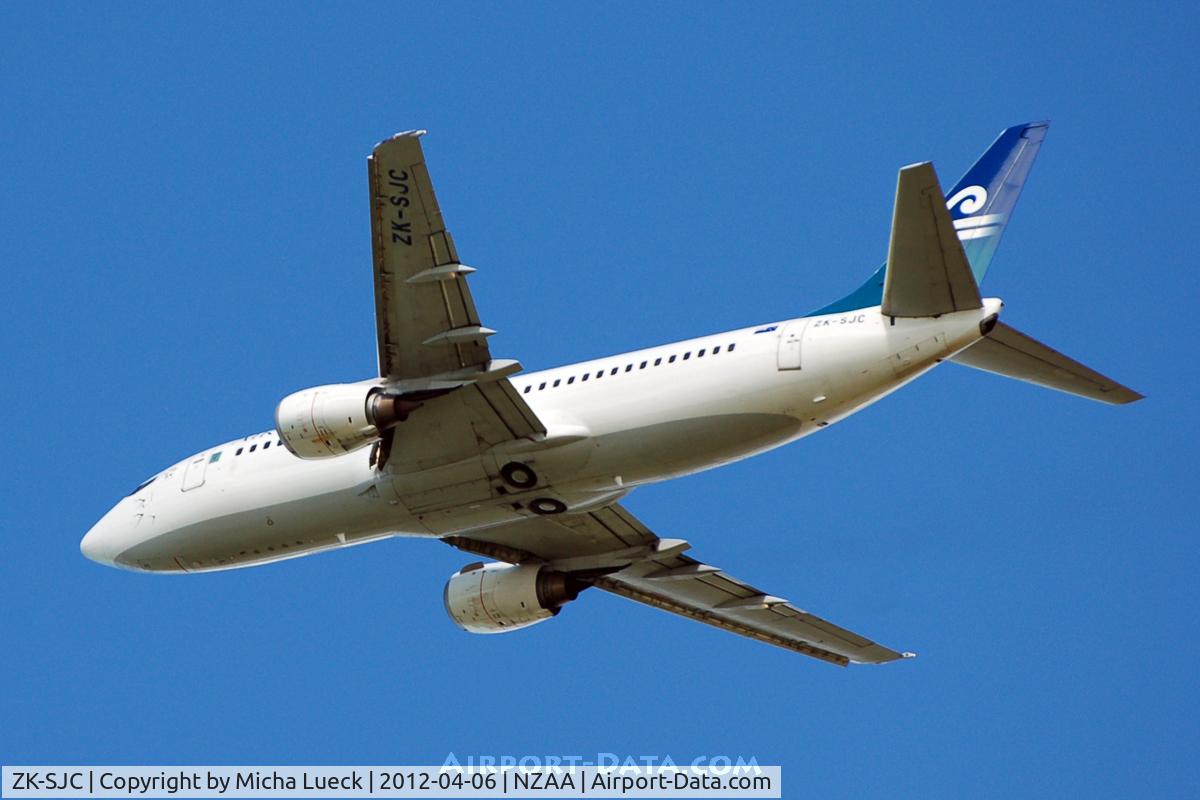 ZK-SJC, 1998 Boeing 737-3U3 C/N 28738, At Auckland