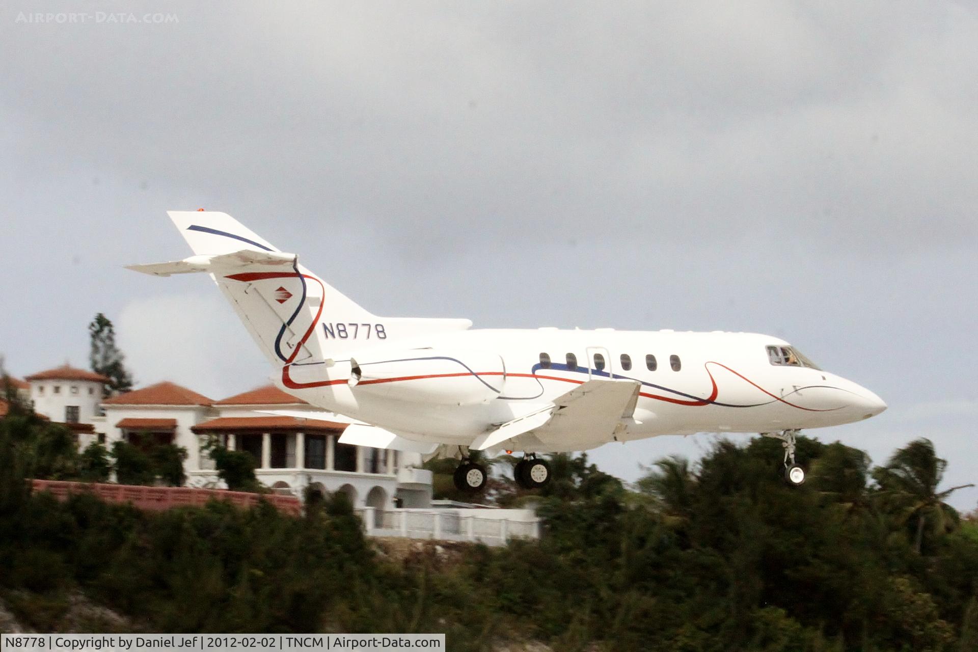 N8778, 2001 Raytheon Hawker 800XP C/N 258560, N8778