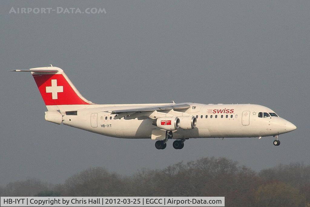 HB-IYT, 2000 British Aerospace Avro 146-RJ100 C/N E3380, Swiss