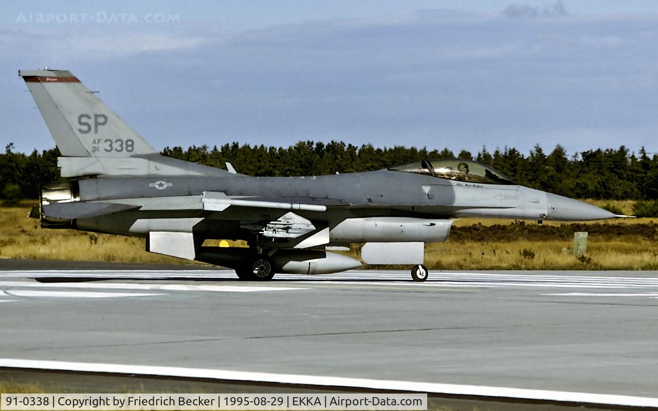91-0338, 1991 General Dynamics F-16CJ Fighting Falcon C/N CC-36, line up for departure
