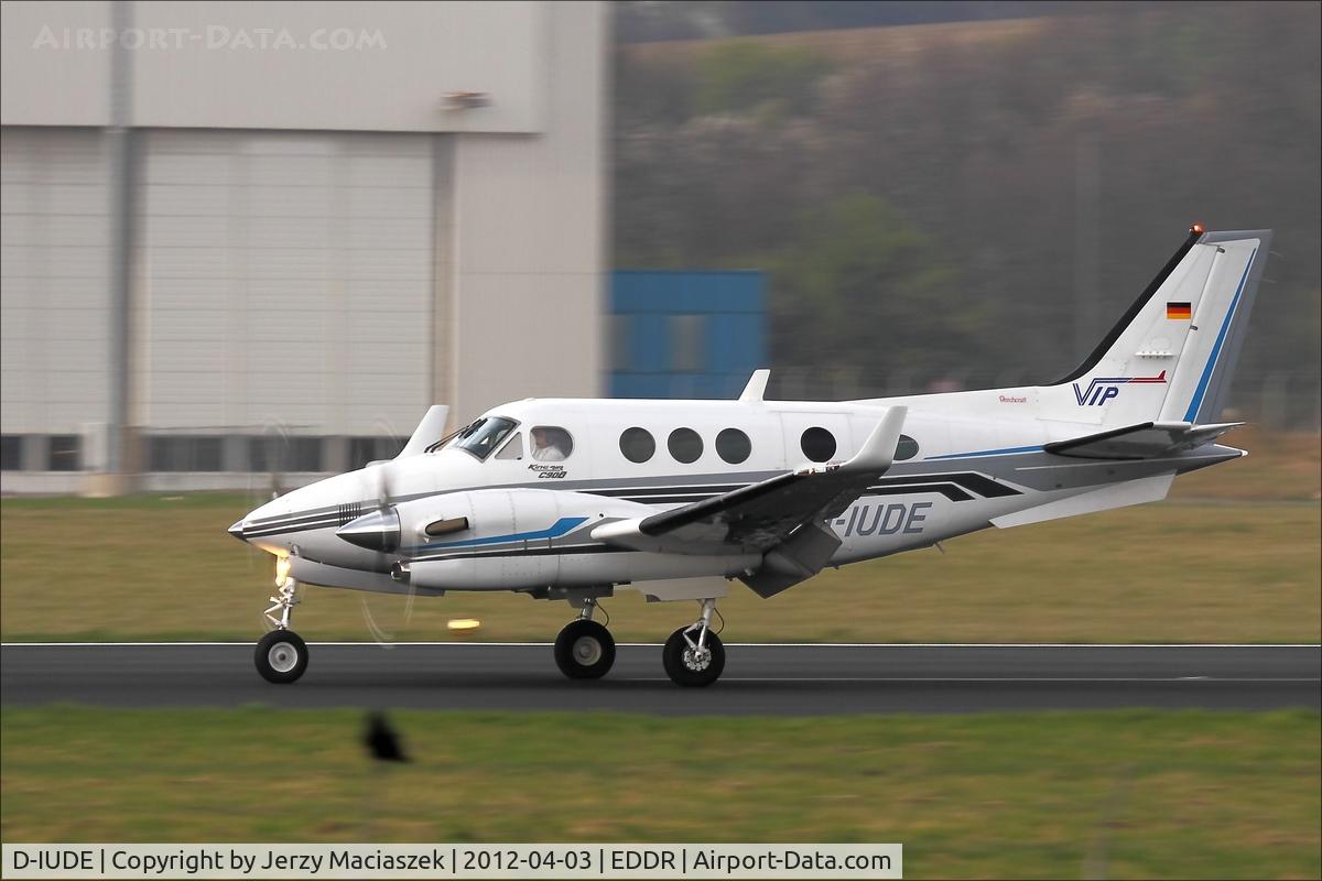 D-IUDE, Beech C90B King Air C/N LJ-1323, Beech C90B King Air
