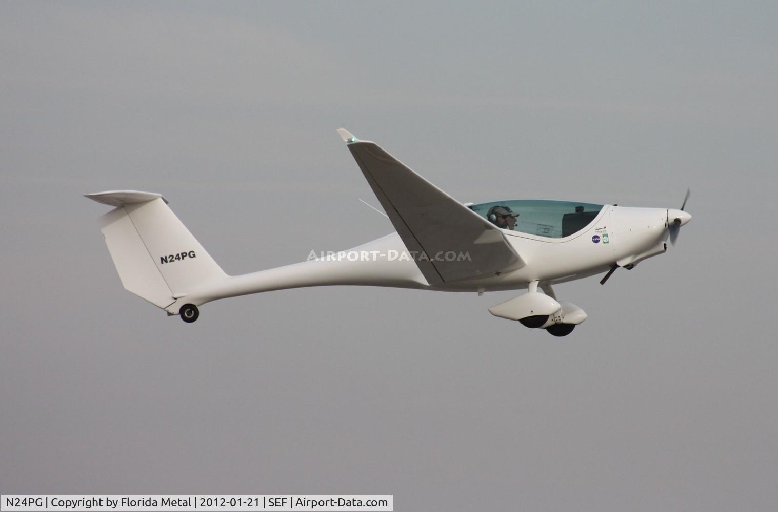 N24PG, Phoenix Air Sro U-15 Phoenix C/N 04/U15, Phoenix Air