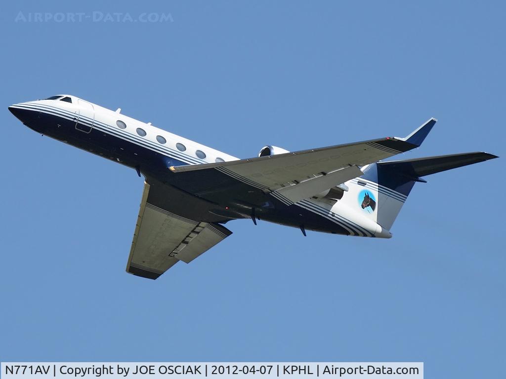 N771AV, 1992 Gulfstream Aerospace G-IV C/N 1197, Leaving Philly