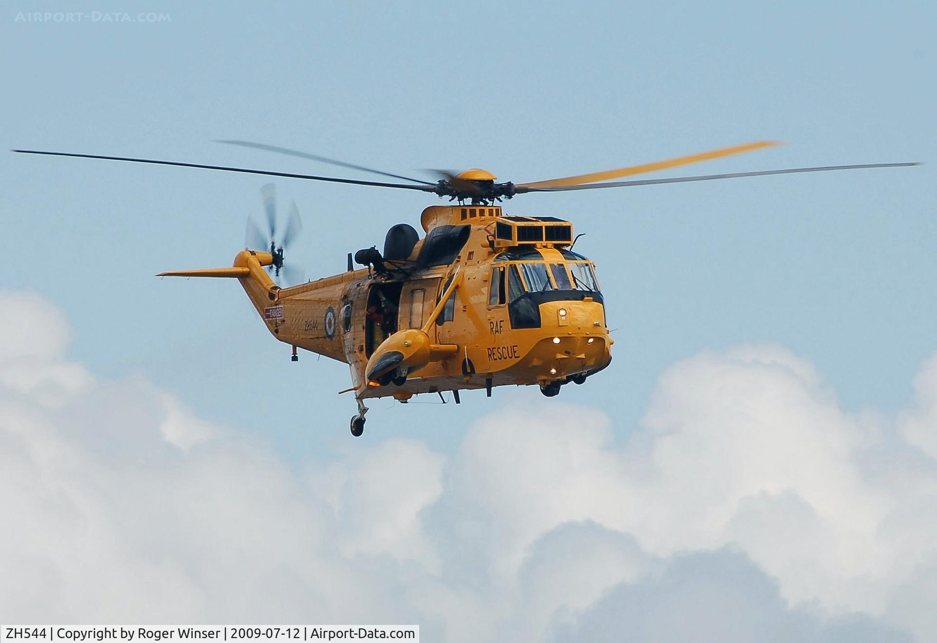 ZH544, Westland Sea King HAR.3A C/N WA1010, Off airport. Rescue demonstration by 22 Squadron RAF at the Wales National Airshow, Swansea Bay, Wales, UK.