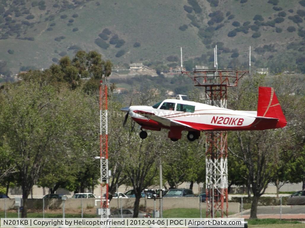N201KB, 1978 Mooney M20J 201 C/N 24-0451, After a brief stay, taking off westbound