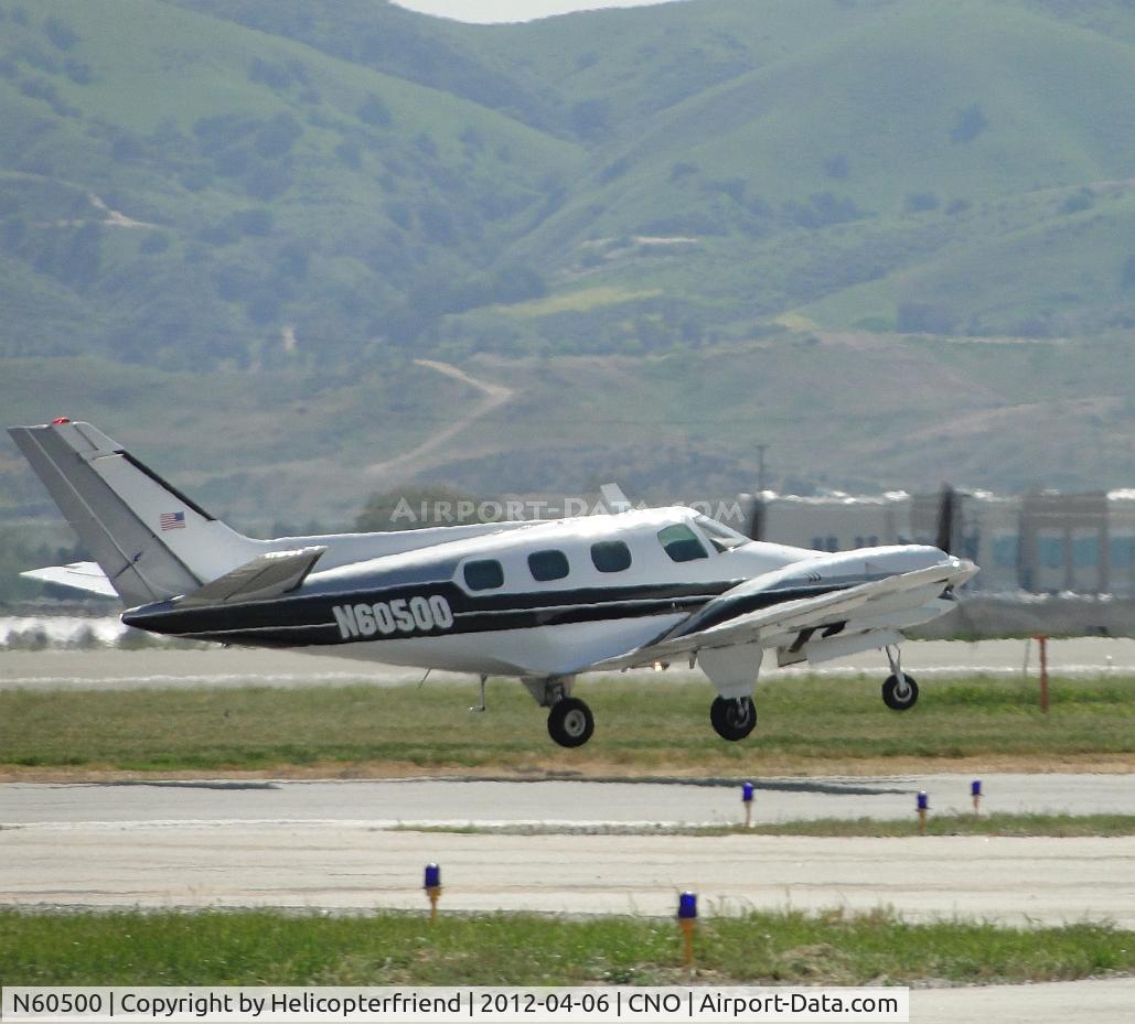 N60500, 1979 Beech B-60 Duke C/N P-500, Lifting off from 26R