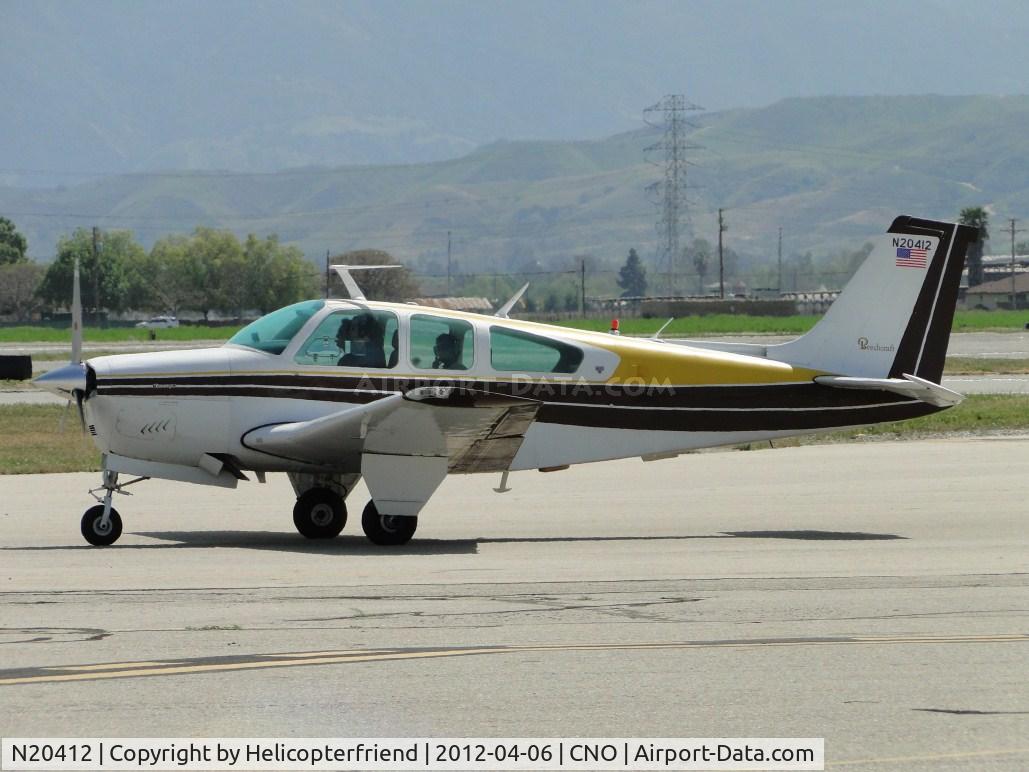 N20412, 1978 Beech F33A Bonanza C/N CE-822, Taxiing towards the runway