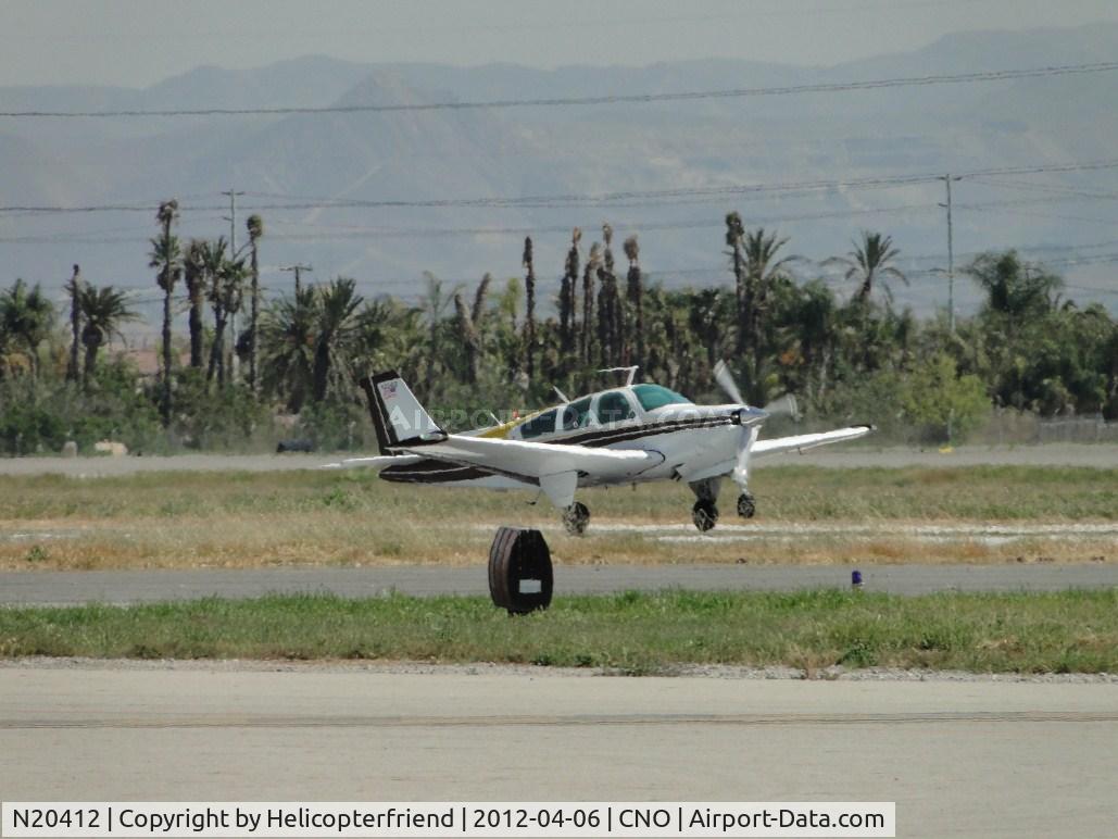 N20412, 1978 Beech F33A Bonanza C/N CE-822, Taking off from 26R