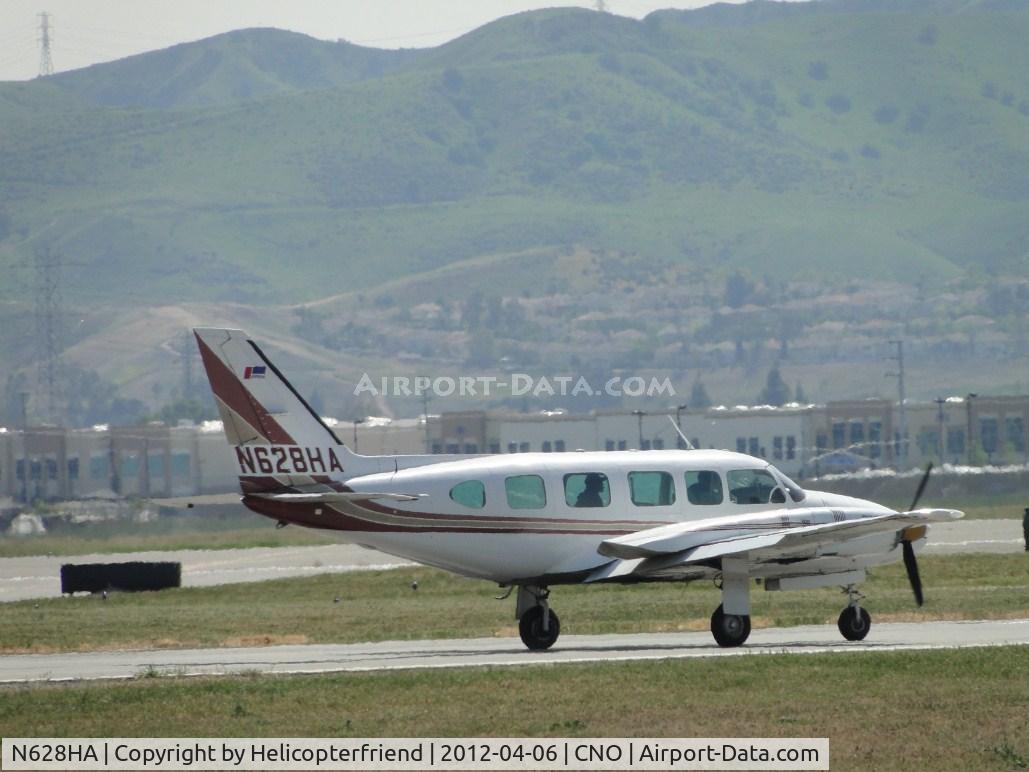 N628HA, 1979 Piper PA-31-350 Chieftain C/N 31-7952085, Rolling out after landing
