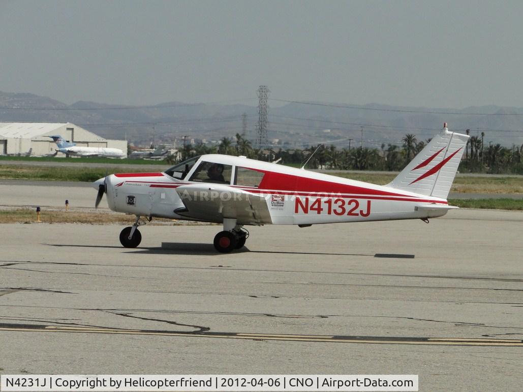 N4231J, 1967 Piper PA-28-140 C/N 28-22580, Taxiing back after landing