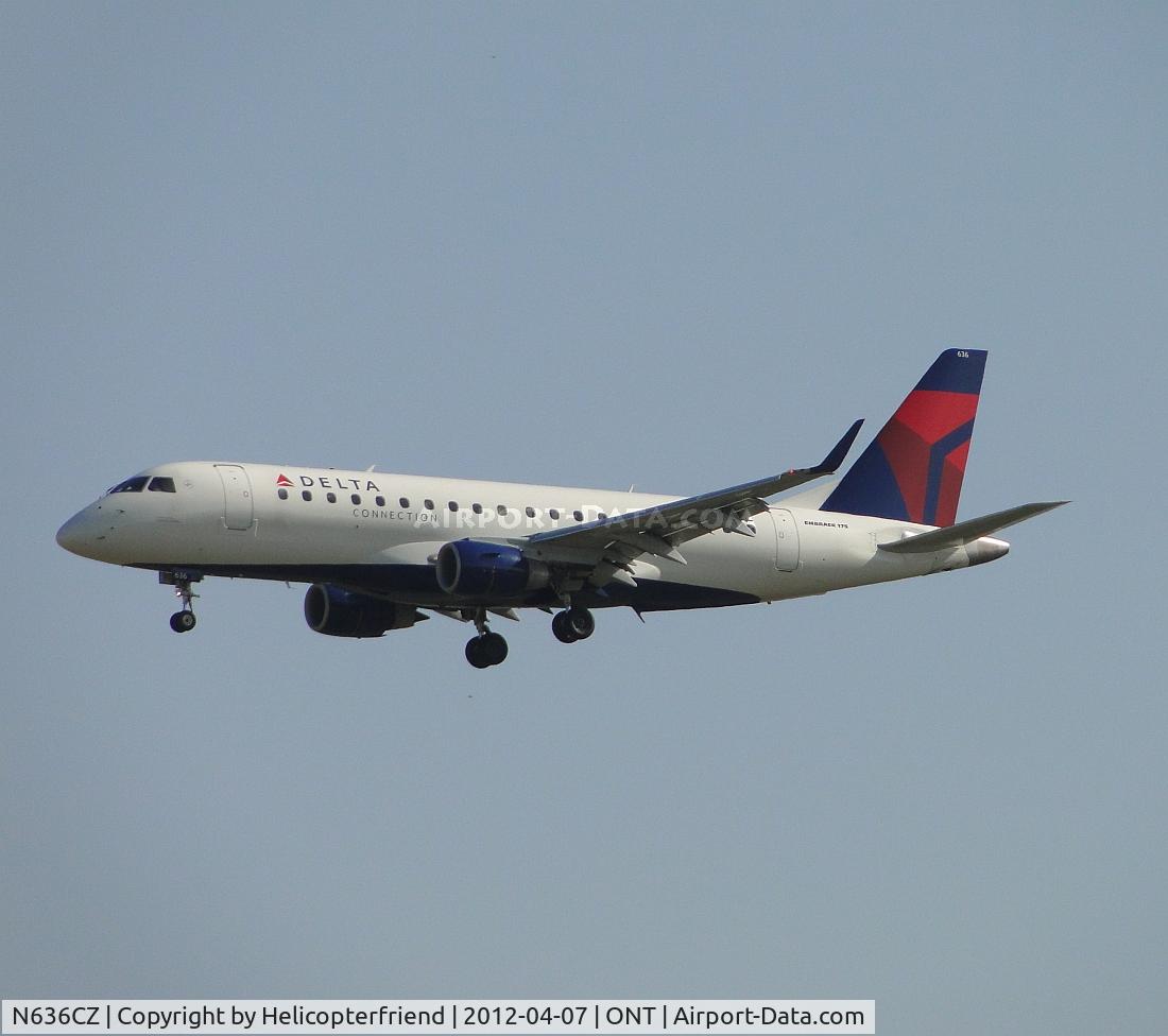 N636CZ, 2008 Embraer 175LR (ERJ-170-200LR) C/N 17000253, Delta Connection about to cross over the outer fence