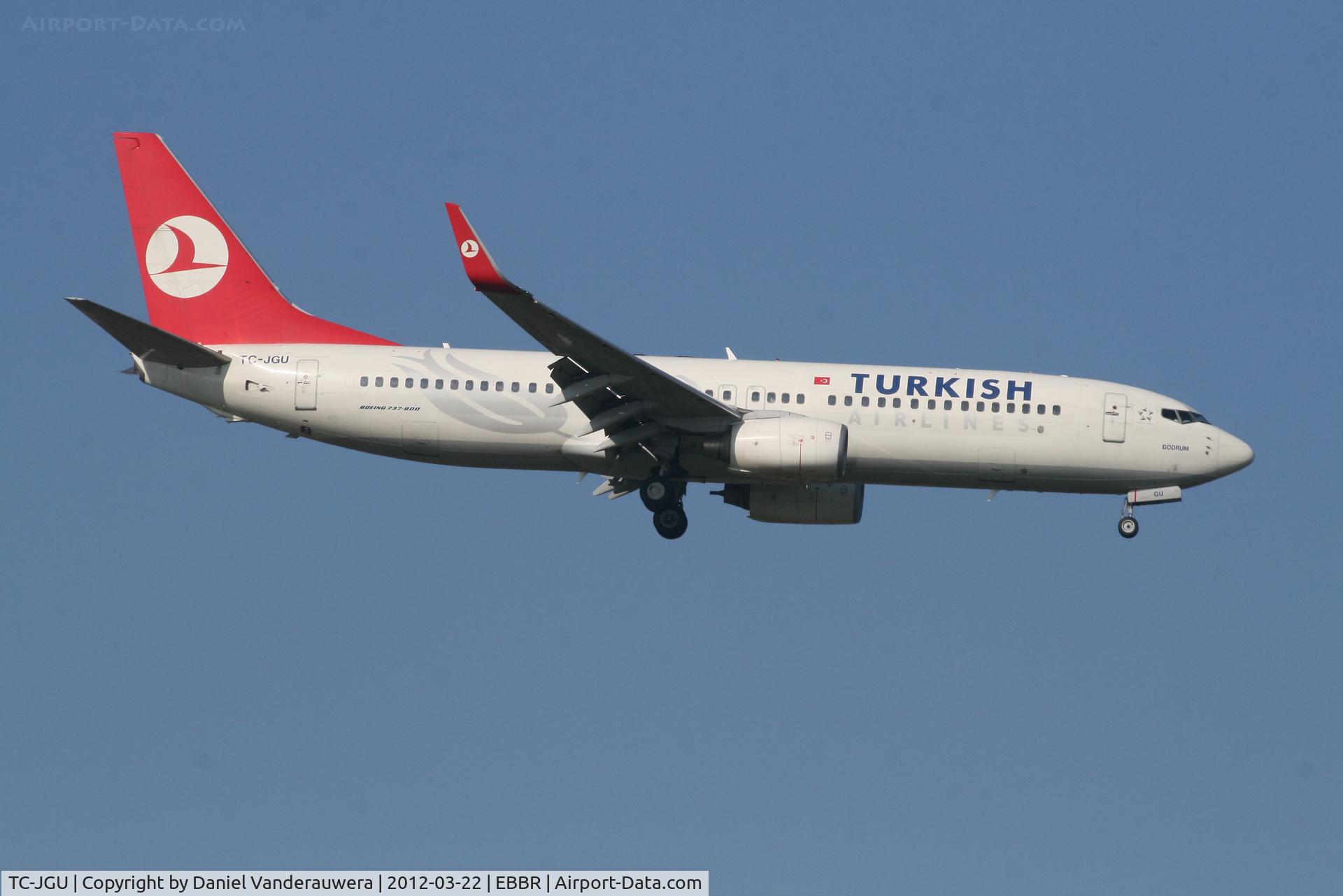 TC-JGU, 2006 Boeing 737-8F2 C/N 34418, Arrival of flight TK1937 to RWY 02