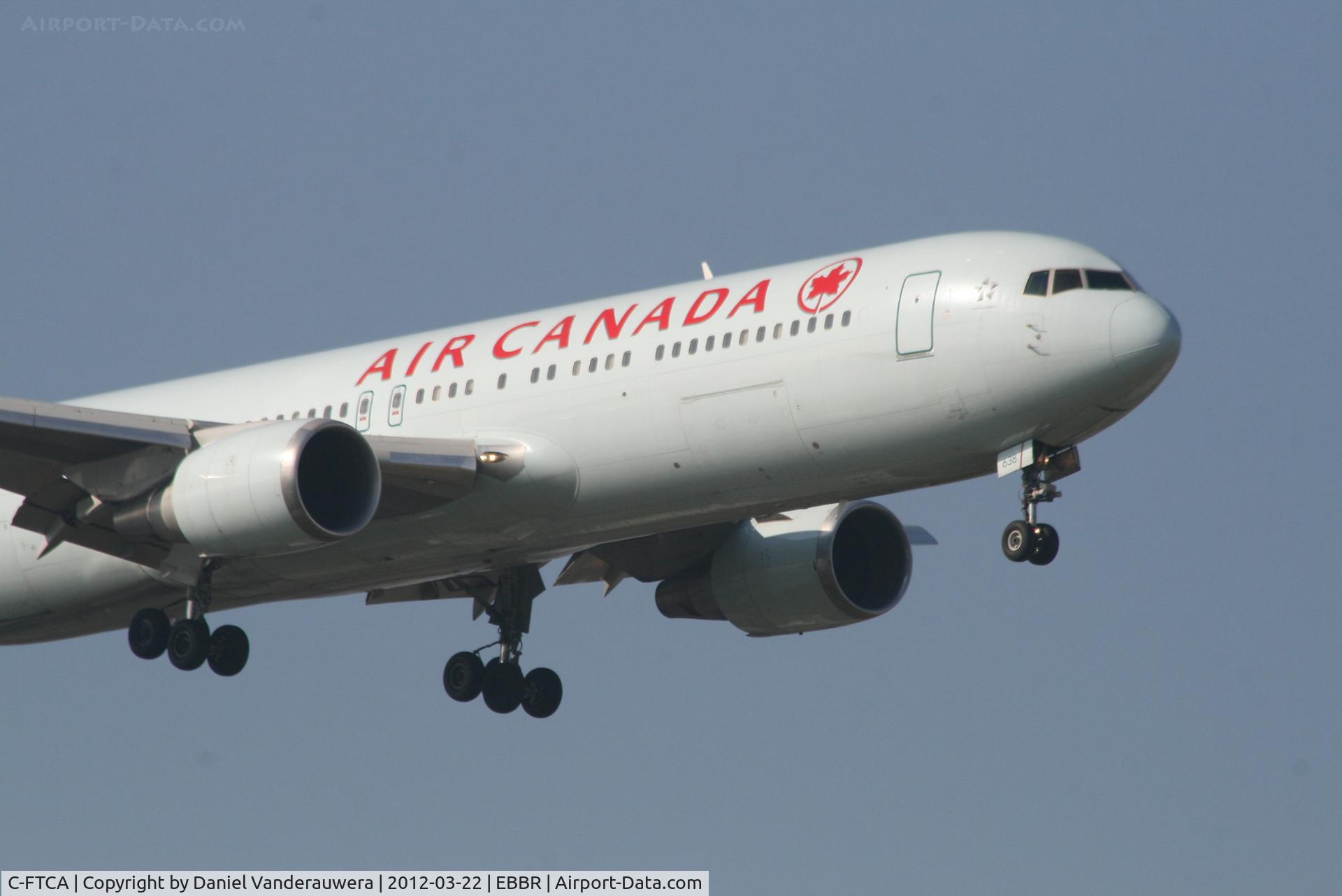 C-FTCA, 1989 Boeing 767-375/ER C/N 24307, Arrival of flight AC832 to RWY 02