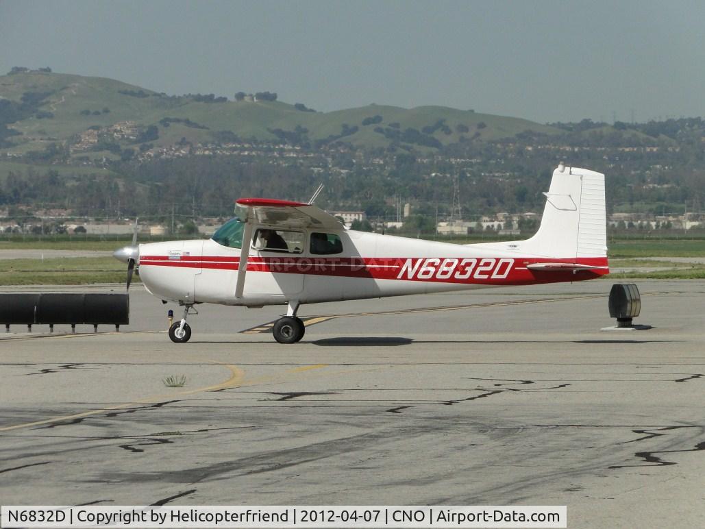 N6832D, 1959 Cessna 175 Skylark C/N 55751, Taxiing to runway 26R
