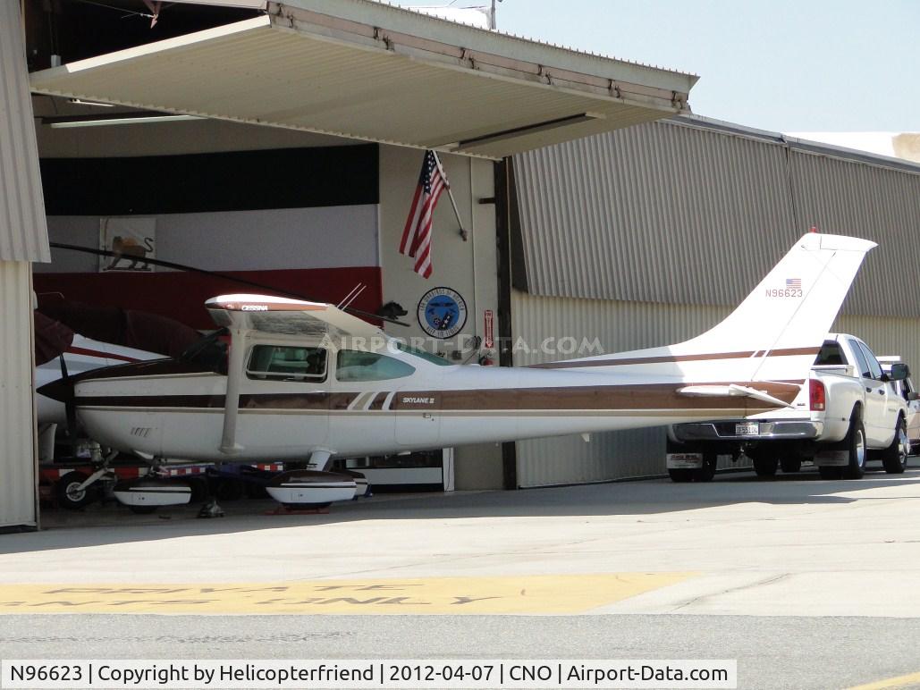 N96623, 1979 Cessna 182Q Skylane C/N 18266784, Parked with her nose in the hanger