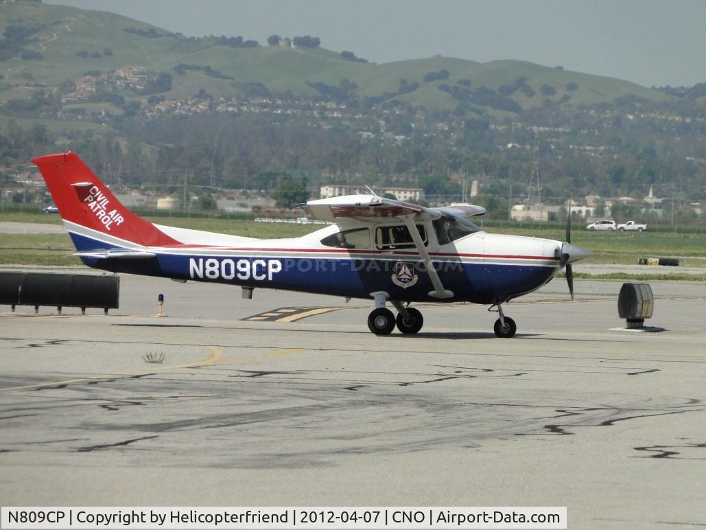N809CP, 2003 Cessna 182T Skylane C/N 18281222, Received permission and is taxiing to the parking area west of the tower