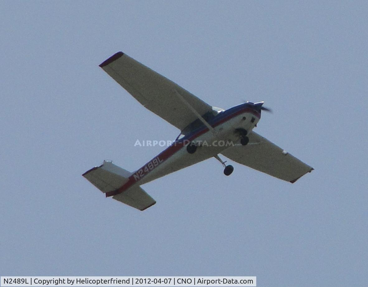 N2489L, 1966 Cessna 172H C/N 17255689, Flying over