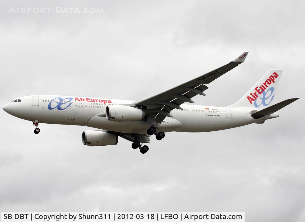 5B-DBT, 2003 Airbus A330-243 C/N 526, Landing rwy 32L in Air Europa c/s
