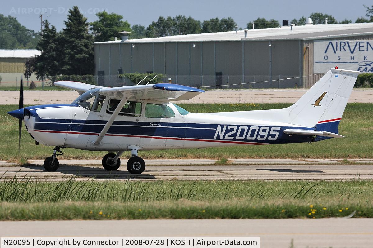 N20095, 1972 Cessna 172M Skyhawk C/N 17261005, EAA Airventure 2008.