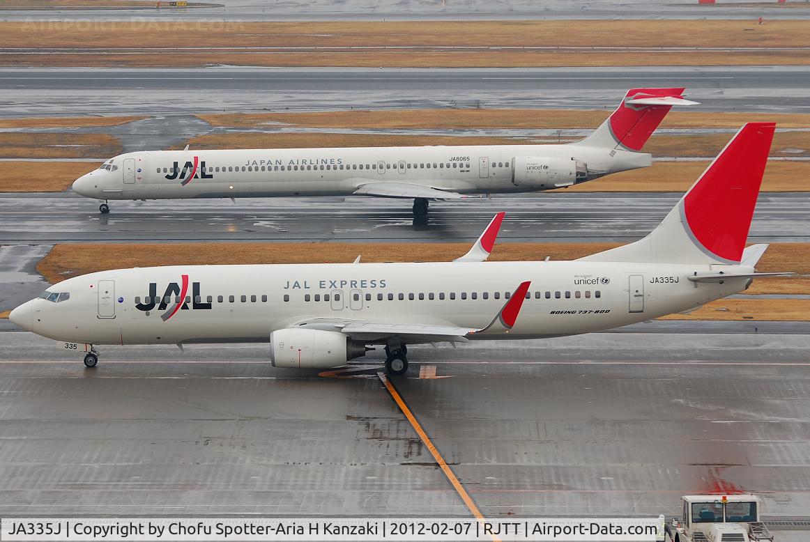 JA335J, 2011 Boeing 737-846 C/N 40350, NikonD200+TAMRON SP AF 70-200mm F/2.8 Di LD [IF]