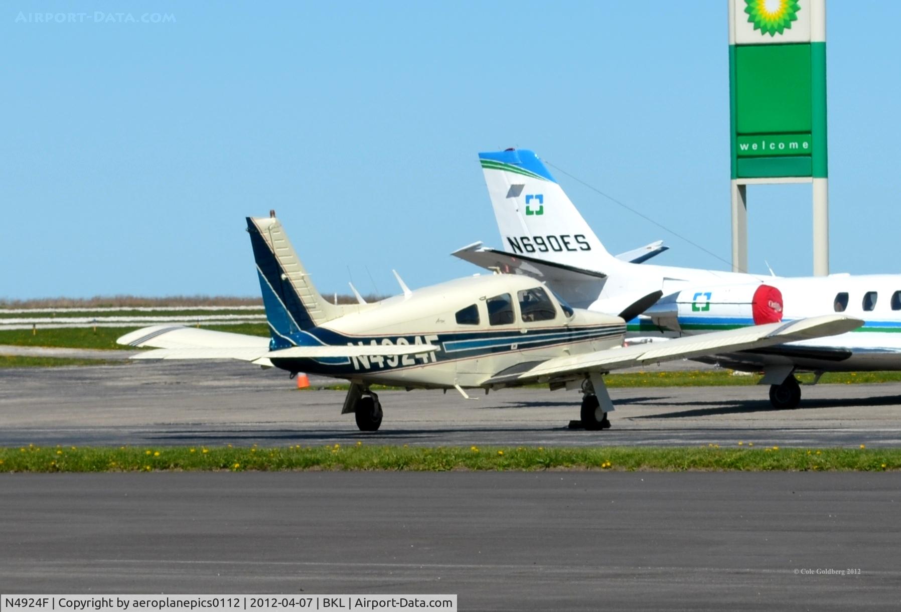 N4924F, Piper PA-28R-200 C/N 28R-7635442, N4924F seen parked in front of Landmark Aviation at KBKL.