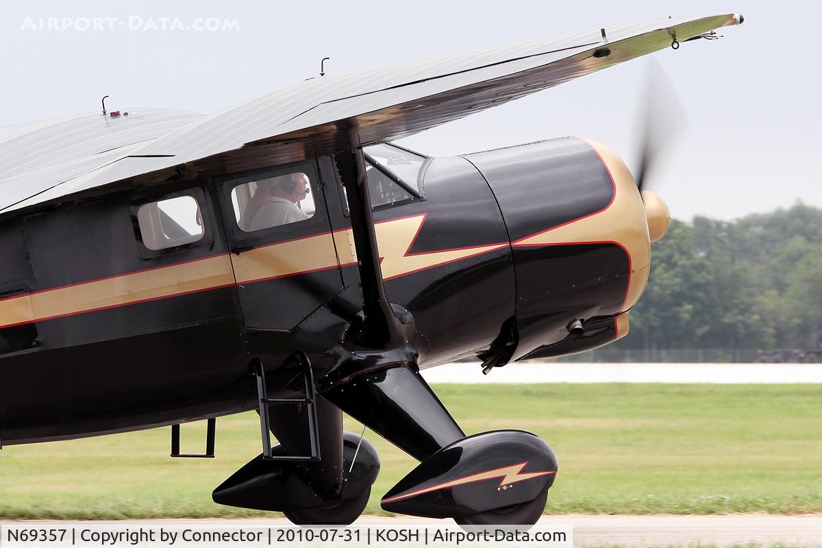 N69357, 1944 Stinson V77 Reliant C/N 77-448, EAA Airventure 2010.