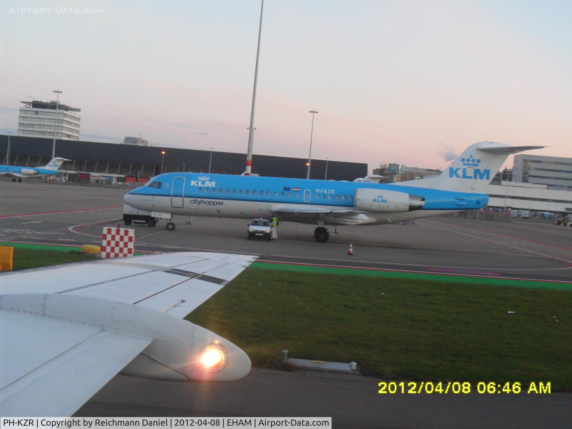 PH-KZR, 1995 Fokker 70 (F-28-0070) C/N 11551, We where passing this beauty on our way to Polderbaan...