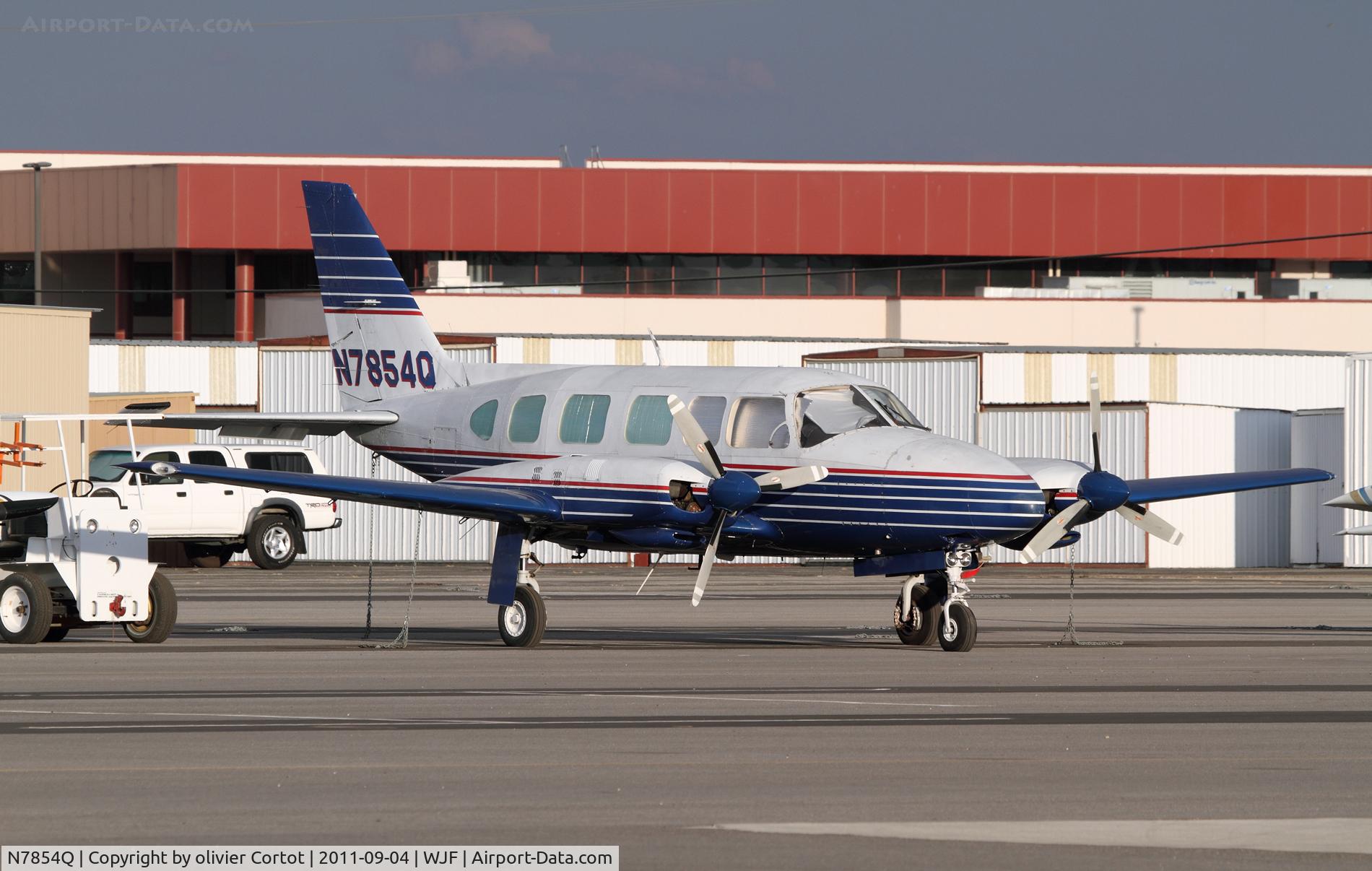 N7854Q, 1977 Piper PA-31-350 Chieftain C/N 31-7752038, Under the sun of California