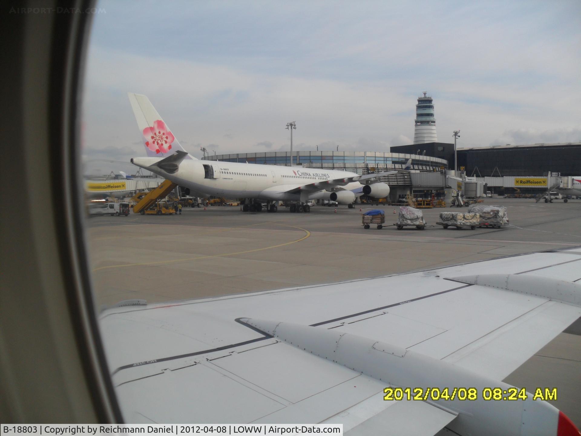 B-18803, 2001 Airbus A340-313 C/N 411, seen while taxing to gate