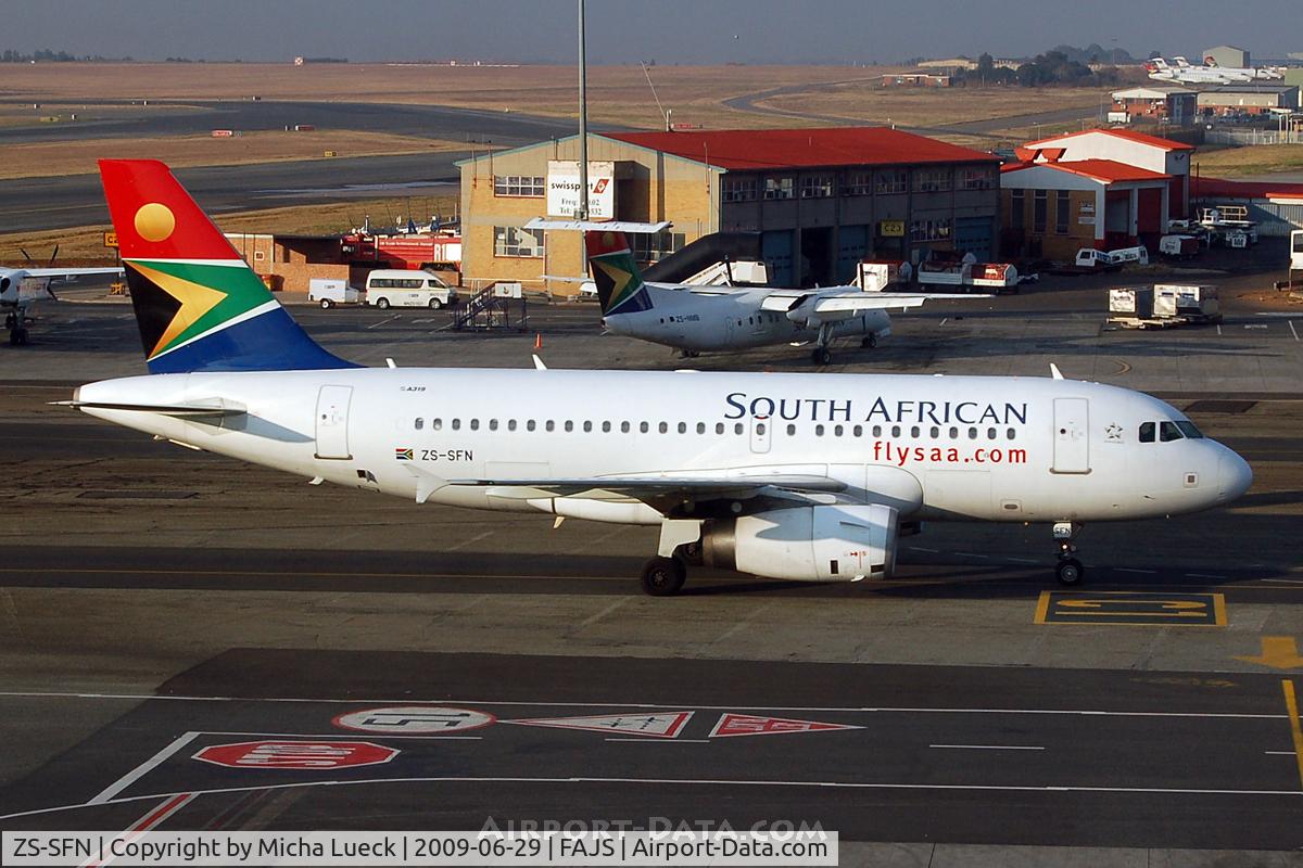 ZS-SFN, 2005 Airbus A319-131 C/N 2501, At Jo'burg