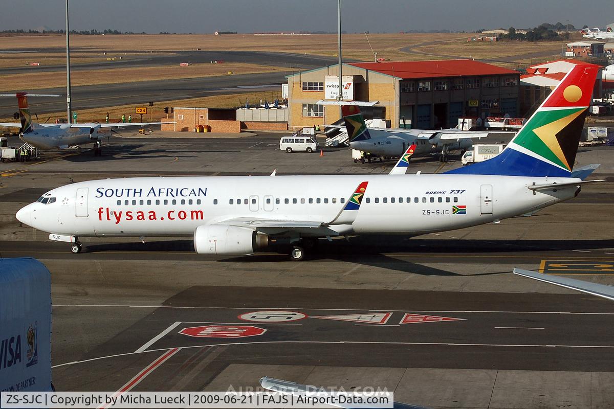 ZS-SJC, 2000 Boeing 737-85F C/N 28828, At Jo'burg