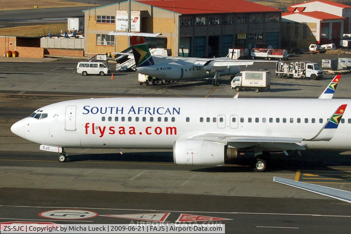 ZS-SJC, 2000 Boeing 737-85F C/N 28828, At Jo'burg