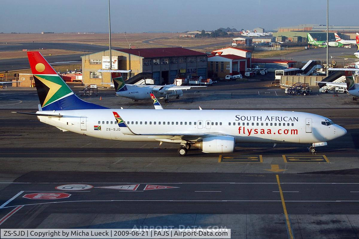 ZS-SJD, 2000 Boeing 737-85F C/N 28829, At Jo'burg