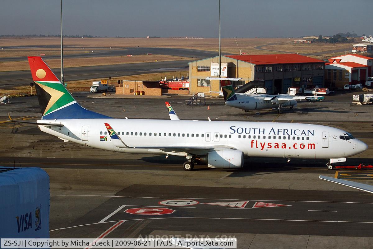 ZS-SJI, 2000 Boeing 737-85F C/N 30007, At Jo'burg