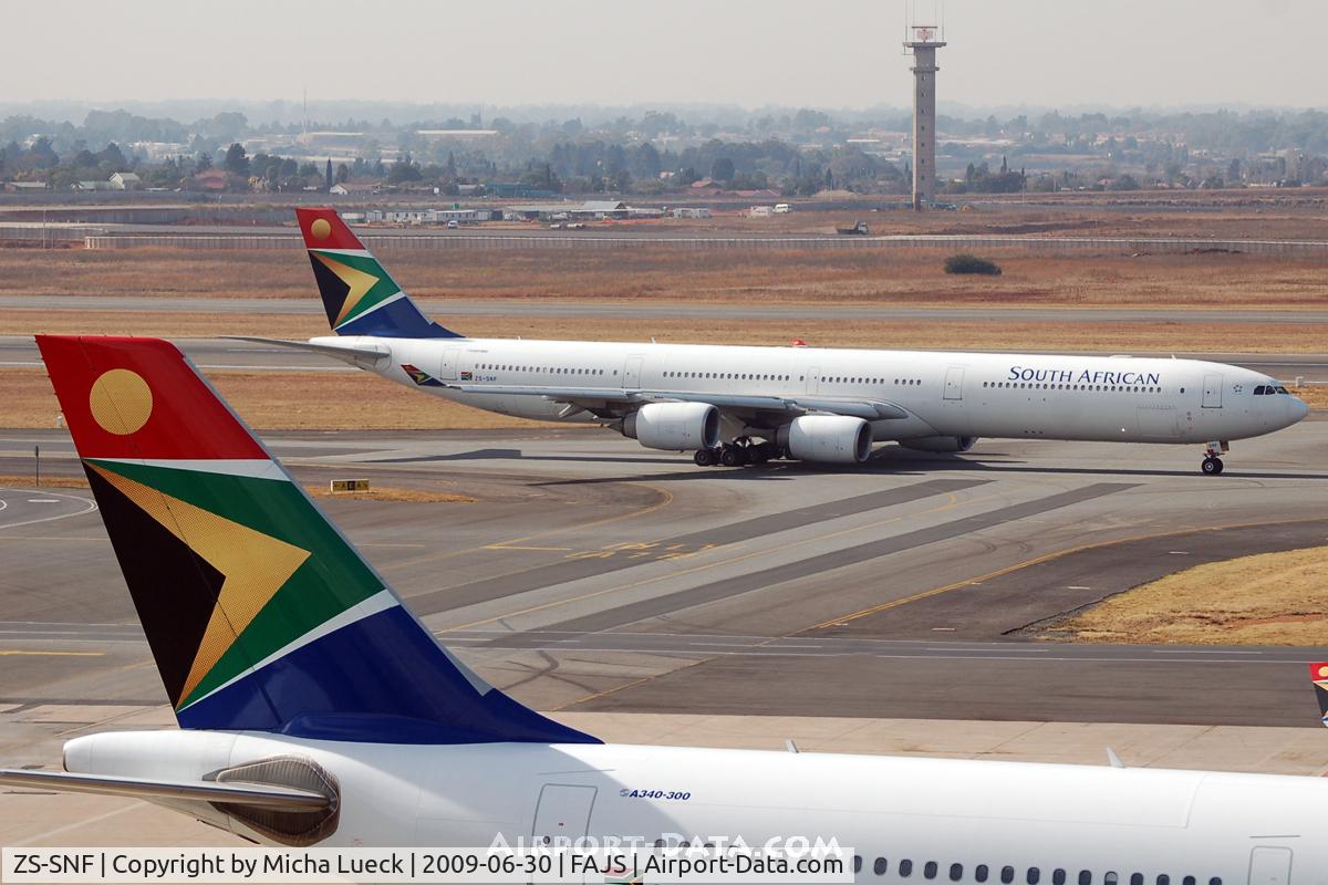 ZS-SNF, 2003 Airbus A340-642 C/N 547, Just gotta love those SAA tails!