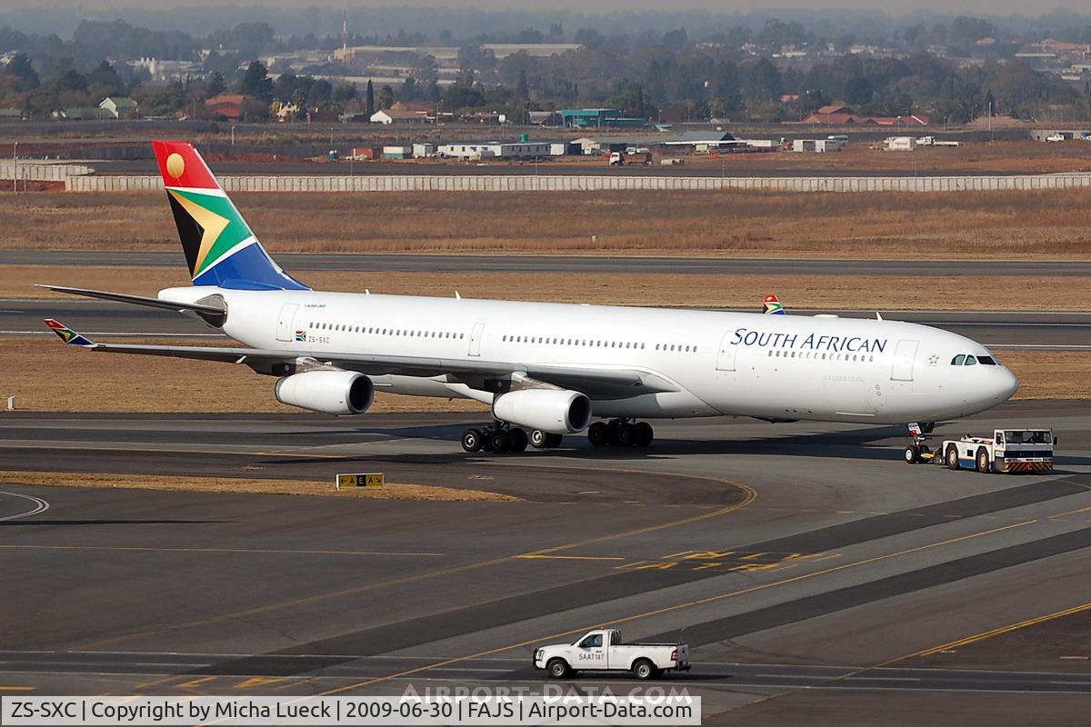 ZS-SXC, 2004 Airbus A340-313E C/N 590, At Jo'burg