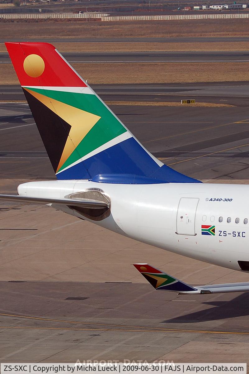 ZS-SXC, 2004 Airbus A340-313E C/N 590, At Jo'burg