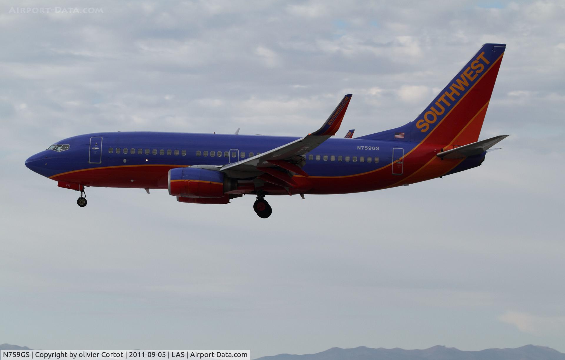 N759GS, 1999 Boeing 737-7H4 C/N 30544, unusual bad weather at Las Vegas