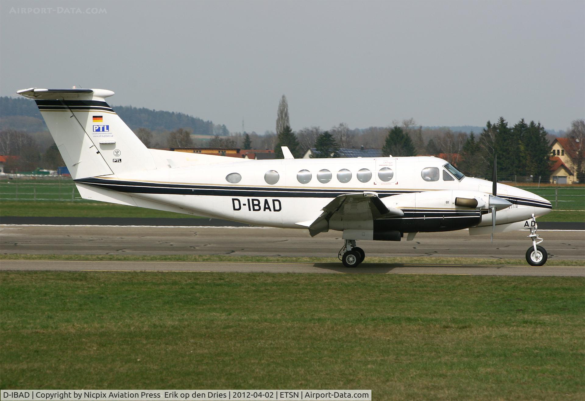 D-IBAD, 1985 Beech B200 Super King Air King Air C/N BB-1229, D-IBAD on the taxitrack of Neuburg AB, Bavaria, Germany