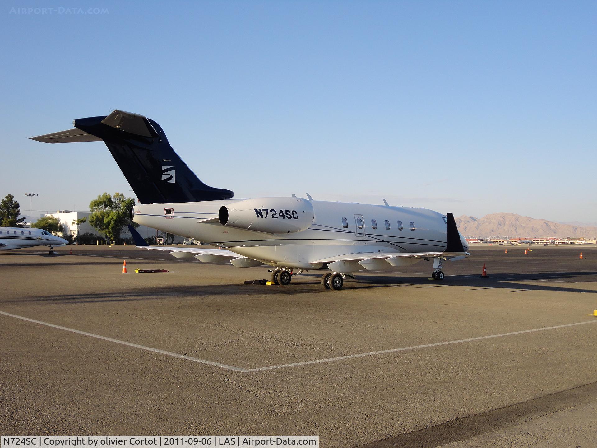 N724SC, 2005 Bombardier Challenger 300 (BD-100-1A10) C/N 20072, LAS, Biz jets area