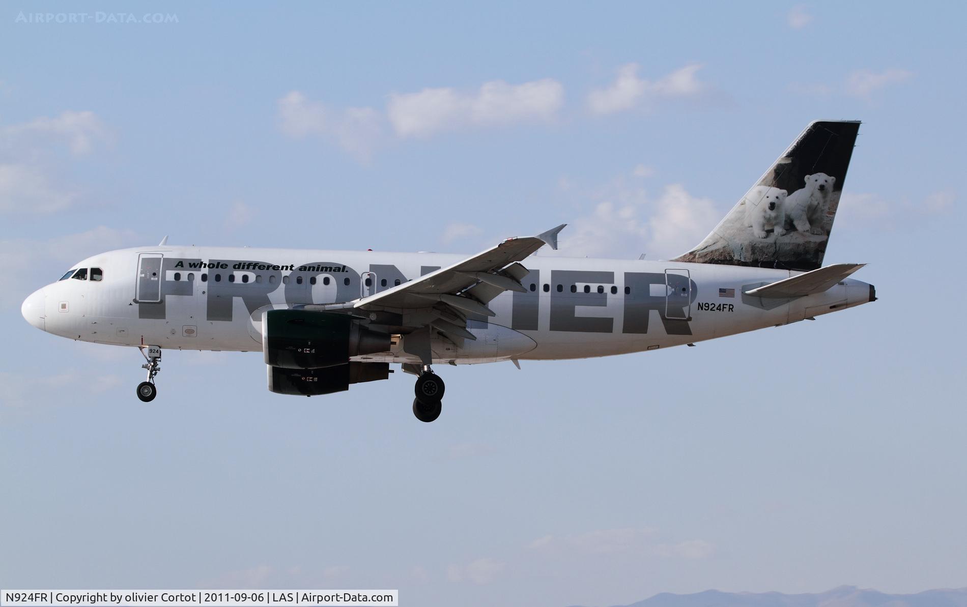N924FR, 2003 Airbus A319-111 C/N 2030, Landing at LAS