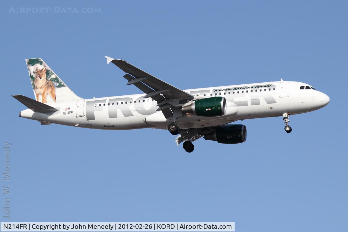 N214FR, Airbus A320-214 C/N 4727, Short final for 10 at ORD