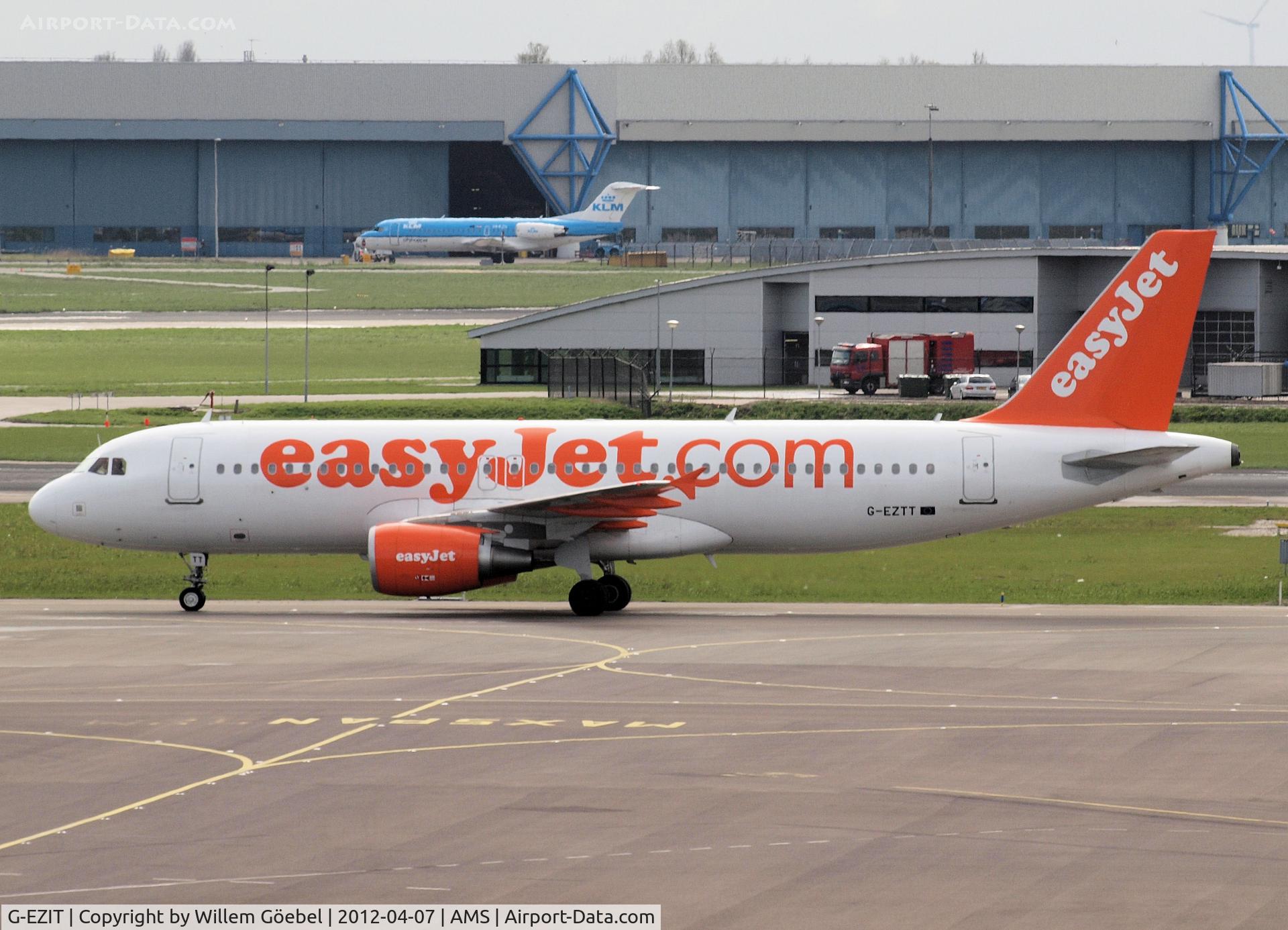 G-EZIT, 2005 Airbus A319-111 C/N 2538, Arrival on Schiphol Airport from runway 06