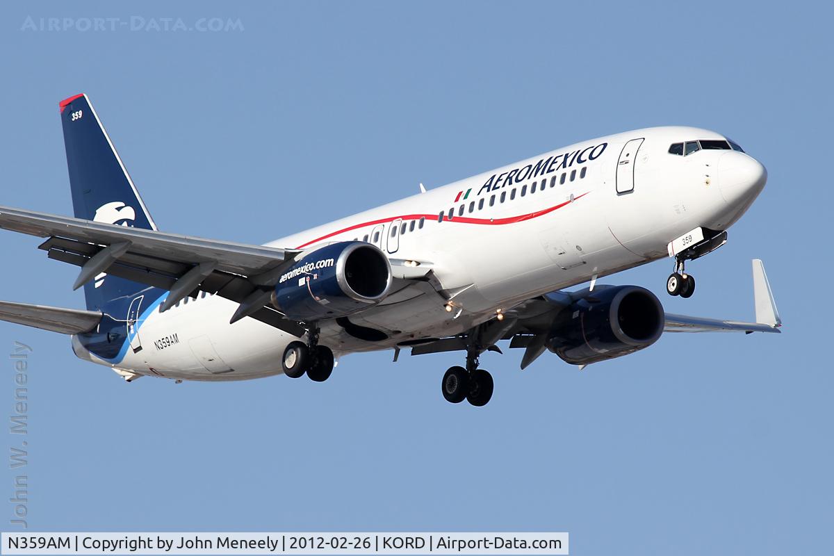 N359AM, 2001 Boeing 737-8CX C/N 32359, Short final for 14R