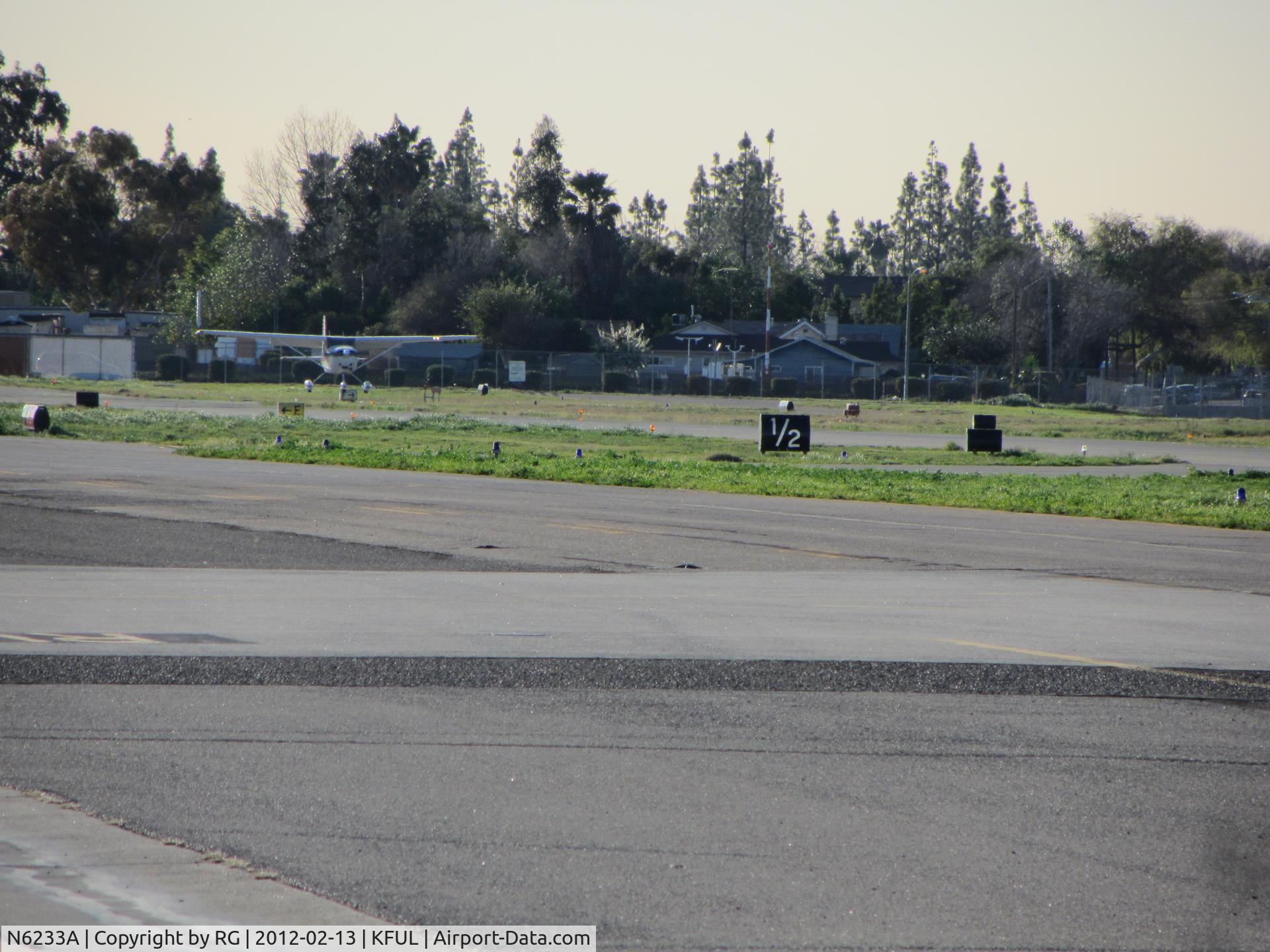 N6233A, 1956 Cessna 182 Skylane C/N 33033, N6233A Landing